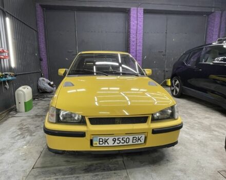 Жовтий Опель Кадет, об'ємом двигуна 1.6 л та пробігом 300 тис. км за 1400 $, фото 1 на Automoto.ua