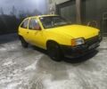 Желтый Опель Кадет, объемом двигателя 1.7 л и пробегом 300 тыс. км за 500 $, фото 1 на Automoto.ua