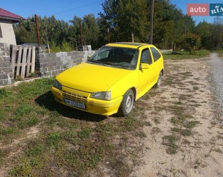 Жовтий Опель Кадет, об'ємом двигуна 1.6 л та пробігом 180 тис. км за 1500 $, фото 1 на Automoto.ua