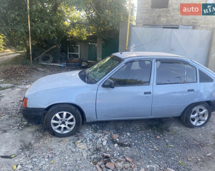 Серый Опель Кадет, объемом двигателя 1.6 л и пробегом 300 тыс. км за 700 $, фото 2 на Automoto.ua