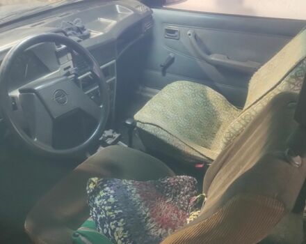 Сірий Опель Кадет, об'ємом двигуна 1.6 л та пробігом 300 тис. км за 355 $, фото 4 на Automoto.ua