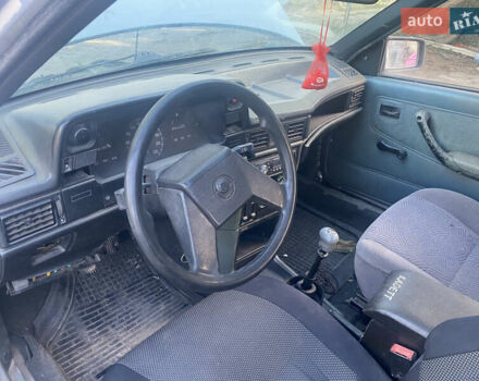 Серый Опель Кадет, объемом двигателя 1.6 л и пробегом 300 тыс. км за 700 $, фото 8 на Automoto.ua