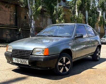 Серый Опель Кадет, объемом двигателя 1.6 л и пробегом 250 тыс. км за 1200 $, фото 5 на Automoto.ua