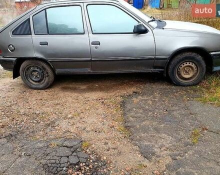 Серый Опель Кадет, объемом двигателя 1.4 л и пробегом 100 тыс. км за 1300 $, фото 7 на Automoto.ua