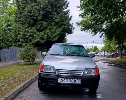 Серый Опель Кадет, объемом двигателя 1.4 л и пробегом 237 тыс. км за 850 $, фото 2 на Automoto.ua