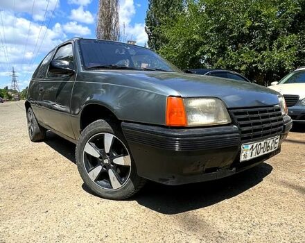 Серый Опель Кадет, объемом двигателя 1.6 л и пробегом 250 тыс. км за 1200 $, фото 1 на Automoto.ua