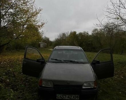 Серый Опель Кадет, объемом двигателя 1.3 л и пробегом 120 тыс. км за 154 $, фото 5 на Automoto.ua