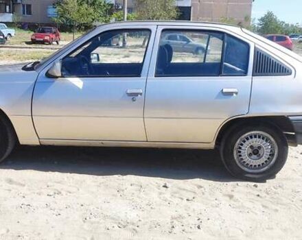 Сірий Опель Кадет, об'ємом двигуна 1.3 л та пробігом 170 тис. км за 1200 $, фото 5 на Automoto.ua