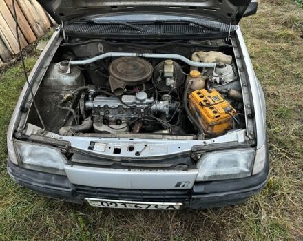 Сірий Опель Кадет, об'ємом двигуна 1.6 л та пробігом 999 тис. км за 650 $, фото 7 на Automoto.ua