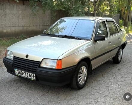 Сірий Опель Кадет, об'ємом двигуна 1.3 л та пробігом 3 тис. км за 1000 $, фото 1 на Automoto.ua