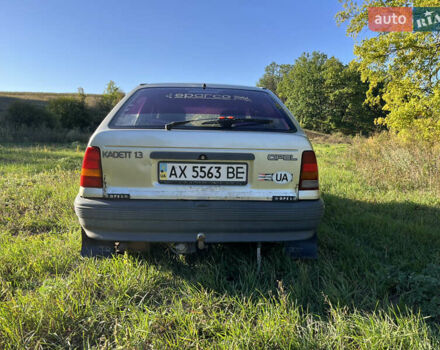 Серый Опель Кадет, объемом двигателя 1.3 л и пробегом 150 тыс. км за 1400 $, фото 12 на Automoto.ua