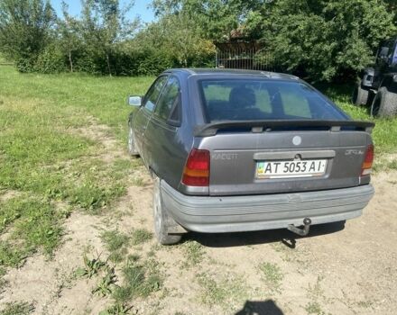 Сірий Опель Кадет, об'ємом двигуна 1.6 л та пробігом 111 тис. км за 350 $, фото 3 на Automoto.ua