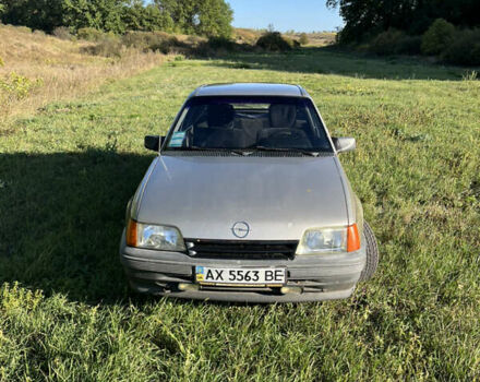 Серый Опель Кадет, объемом двигателя 1.3 л и пробегом 150 тыс. км за 1400 $, фото 3 на Automoto.ua