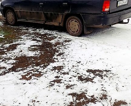 Сірий Опель Кадет, об'ємом двигуна 1.8 л та пробігом 0 тис. км за 1100 $, фото 2 на Automoto.ua