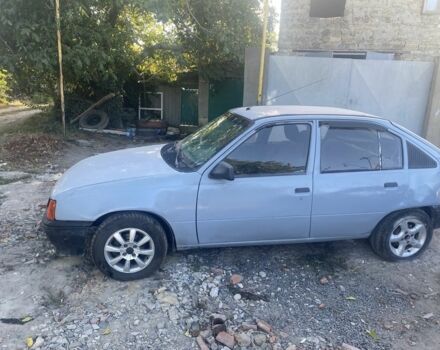 Серый Опель Кадет, объемом двигателя 1.6 л и пробегом 300 тыс. км за 750 $, фото 5 на Automoto.ua