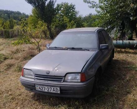Серый Опель Кадет, объемом двигателя 1.6 л и пробегом 100 тыс. км за 500 $, фото 3 на Automoto.ua