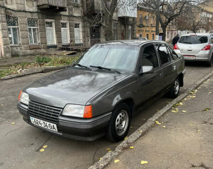 Серый Опель Кадет, объемом двигателя 0 л и пробегом 522 тыс. км за 2000 $, фото 3 на Automoto.ua