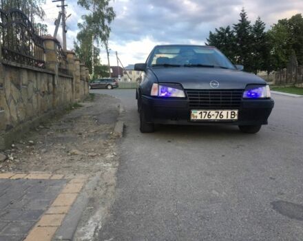 Серый Опель Кадет, объемом двигателя 1.8 л и пробегом 5 тыс. км за 500 $, фото 1 на Automoto.ua