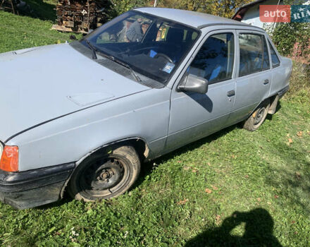 Серый Опель Кадет, объемом двигателя 1.3 л и пробегом 300 тыс. км за 1100 $, фото 1 на Automoto.ua