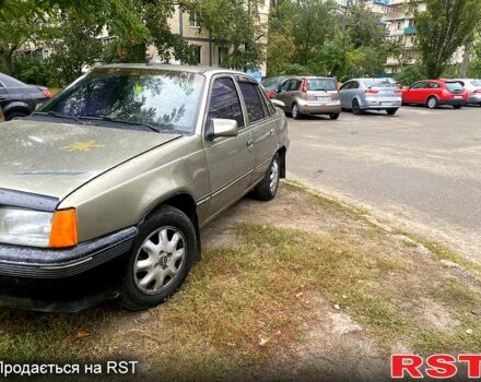 Серый Опель Кадет, объемом двигателя 1.3 л и пробегом 350 тыс. км за 750 $, фото 2 на Automoto.ua