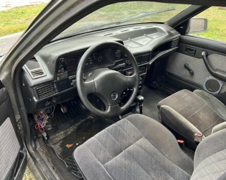 Серый Опель Кадет, объемом двигателя 1.3 л и пробегом 160 тыс. км за 650 $, фото 14 на Automoto.ua