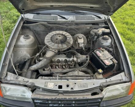 Серый Опель Кадет, объемом двигателя 1.5 л и пробегом 250 тыс. км за 500 $, фото 8 на Automoto.ua