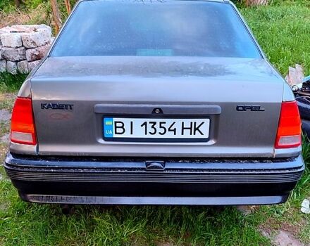 Серый Опель Кадет, объемом двигателя 1.6 л и пробегом 123 тыс. км за 800 $, фото 2 на Automoto.ua