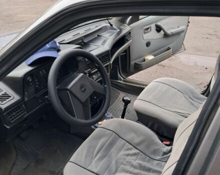 Серый Опель Кадет, объемом двигателя 1.3 л и пробегом 190 тыс. км за 1300 $, фото 7 на Automoto.ua