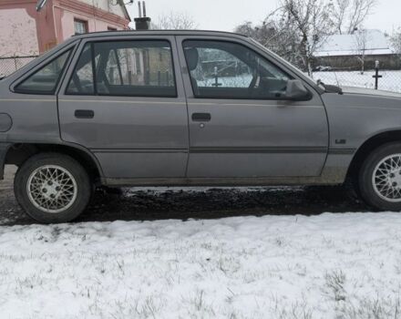 Сірий Опель Кадет, об'ємом двигуна 1.6 л та пробігом 400 тис. км за 946 $, фото 2 на Automoto.ua