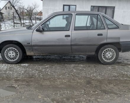 Сірий Опель Кадет, об'ємом двигуна 1.6 л та пробігом 400 тис. км за 946 $, фото 3 на Automoto.ua