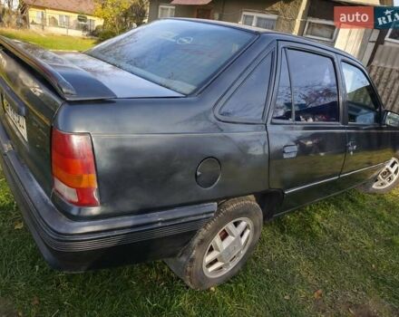 Сірий Опель Кадет, об'ємом двигуна 1.6 л та пробігом 348 тис. км за 1300 $, фото 15 на Automoto.ua