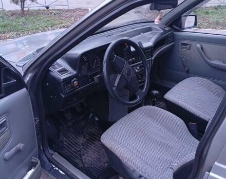 Серый Опель Кадет, объемом двигателя 1.3 л и пробегом 320 тыс. км за 950 $, фото 3 на Automoto.ua