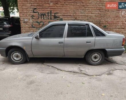 Серый Опель Кадет, объемом двигателя 1.3 л и пробегом 120 тыс. км за 1500 $, фото 2 на Automoto.ua