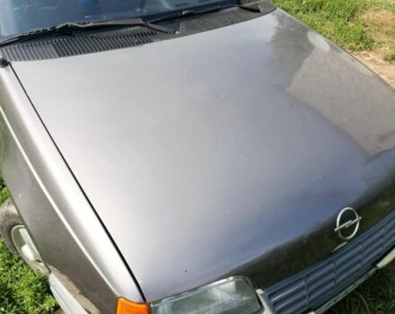 Серый Опель Кадет, объемом двигателя 1.3 л и пробегом 150 тыс. км за 600 $, фото 1 на Automoto.ua