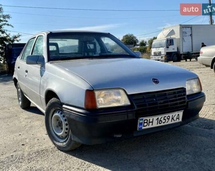 Серый Опель Кадет, объемом двигателя 1.3 л и пробегом 59 тыс. км за 1600 $, фото 1 на Automoto.ua