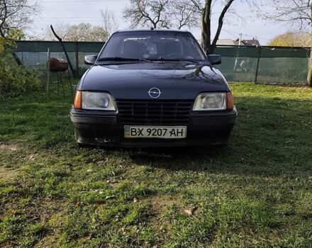 Сірий Опель Кадет, об'ємом двигуна 1.6 л та пробігом 348 тис. км за 1300 $, фото 8 на Automoto.ua