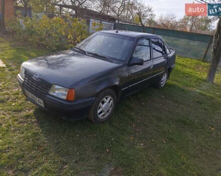 Сірий Опель Кадет, об'ємом двигуна 1.6 л та пробігом 348 тис. км за 1300 $, фото 6 на Automoto.ua