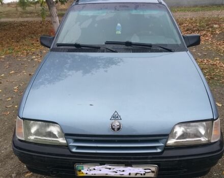 Серый Опель Кадет, объемом двигателя 1 л и пробегом 200 тыс. км за 883 $, фото 5 на Automoto.ua