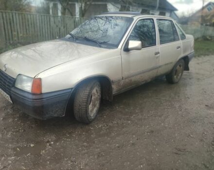 Серый Опель Кадет, объемом двигателя 1.3 л и пробегом 400 тыс. км за 700 $, фото 1 на Automoto.ua