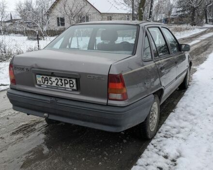 Сірий Опель Кадет, об'ємом двигуна 1.6 л та пробігом 400 тис. км за 946 $, фото 1 на Automoto.ua