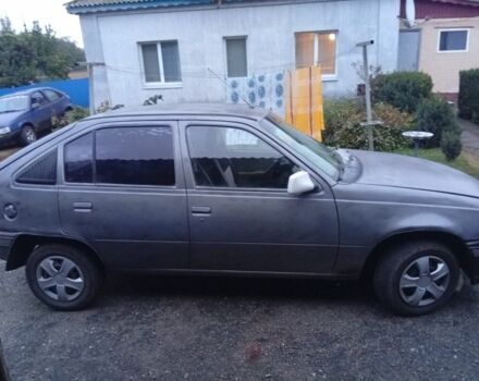Сірий Опель Кадет, об'ємом двигуна 1.6 л та пробігом 1 тис. км за 750 $, фото 4 на Automoto.ua