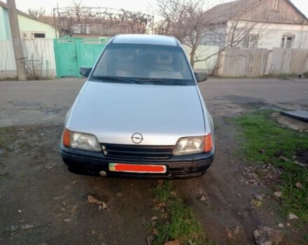Серый Опель Кадет, объемом двигателя 1.6 л и пробегом 179 тыс. км за 1015 $, фото 2 на Automoto.ua