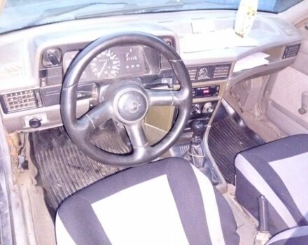 Сірий Опель Кадет, об'ємом двигуна 1.6 л та пробігом 1 тис. км за 750 $, фото 5 на Automoto.ua