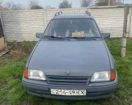 Серый Опель Кадет, объемом двигателя 1.6 л и пробегом 200 тыс. км за 519 $, фото 3 на Automoto.ua