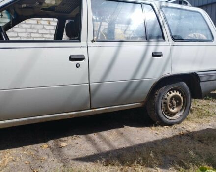 Серый Опель Кадет, объемом двигателя 1.8 л и пробегом 200 тыс. км за 600 $, фото 13 на Automoto.ua