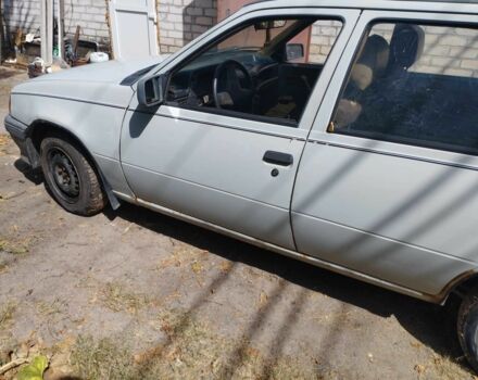 Серый Опель Кадет, объемом двигателя 1.8 л и пробегом 200 тыс. км за 600 $, фото 4 на Automoto.ua