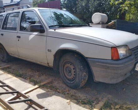 Серый Опель Кадет, объемом двигателя 1.8 л и пробегом 200 тыс. км за 600 $, фото 9 на Automoto.ua