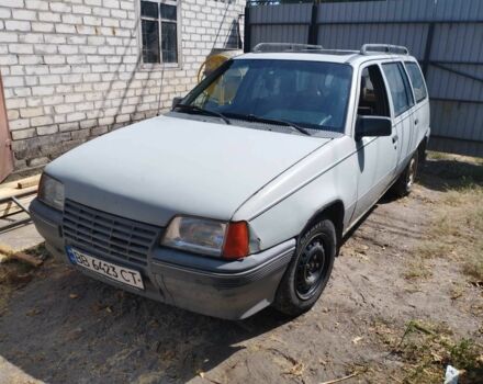 Серый Опель Кадет, объемом двигателя 1.8 л и пробегом 200 тыс. км за 600 $, фото 1 на Automoto.ua