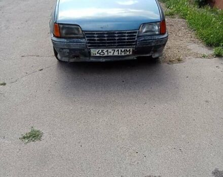 Серый Опель Кадет, объемом двигателя 1.6 л и пробегом 52 тыс. км за 1100 $, фото 2 на Automoto.ua