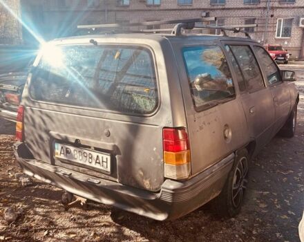 Серый Опель Кадет, объемом двигателя 1.3 л и пробегом 250 тыс. км за 430 $, фото 1 на Automoto.ua